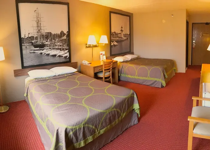 Super 8 By Wyndham Groton